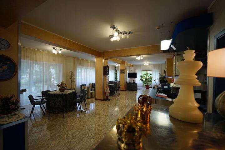 Hotel 4 of 89