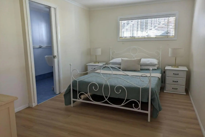 Room 2 of 16