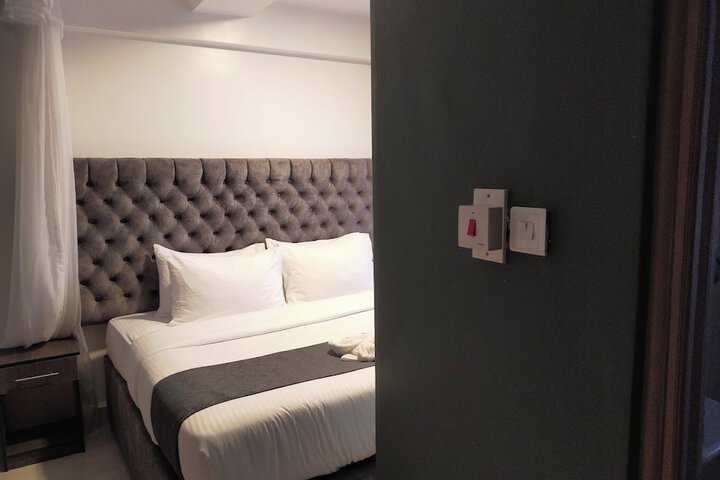 Room 2 of 44