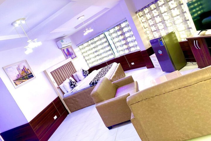 The Paradise Beach Resort and Apartment