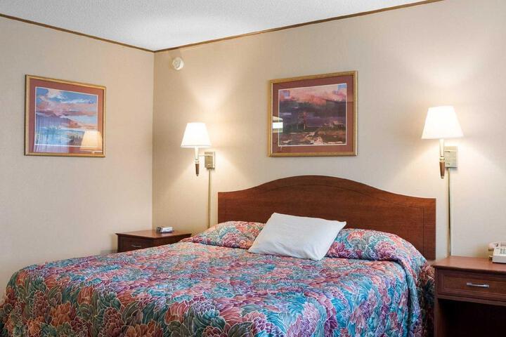 Room 6 of 11