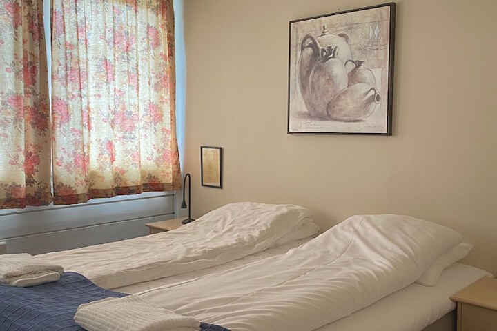 Room 16 of 32