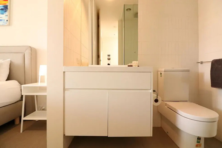 Room 8 of 15