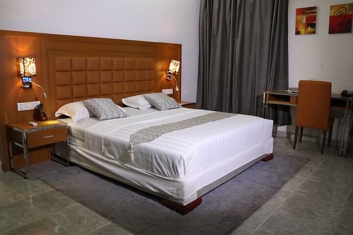 Room 6 of 38