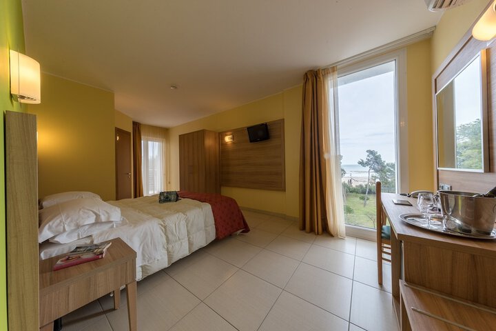 Room 5 of 45