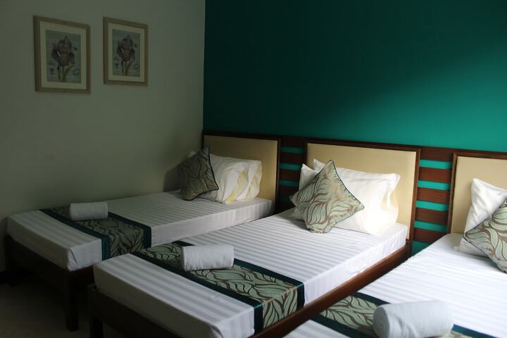 Room 4 of 34