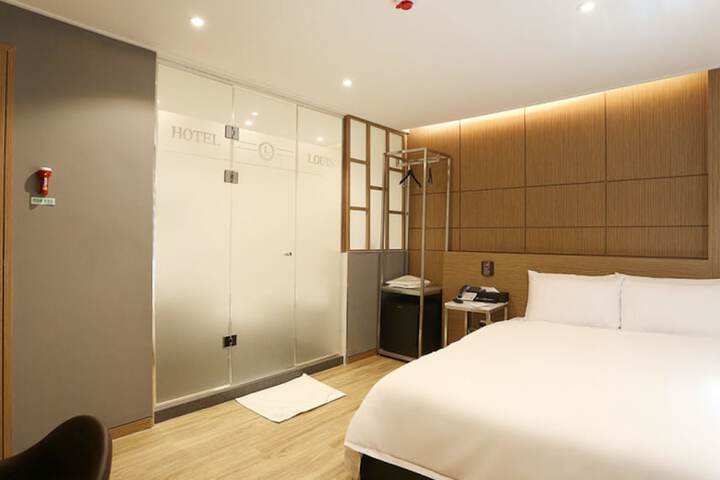 Room 22 of 46