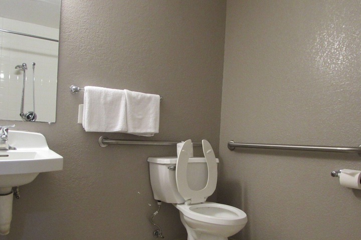 Room 46 of 57
