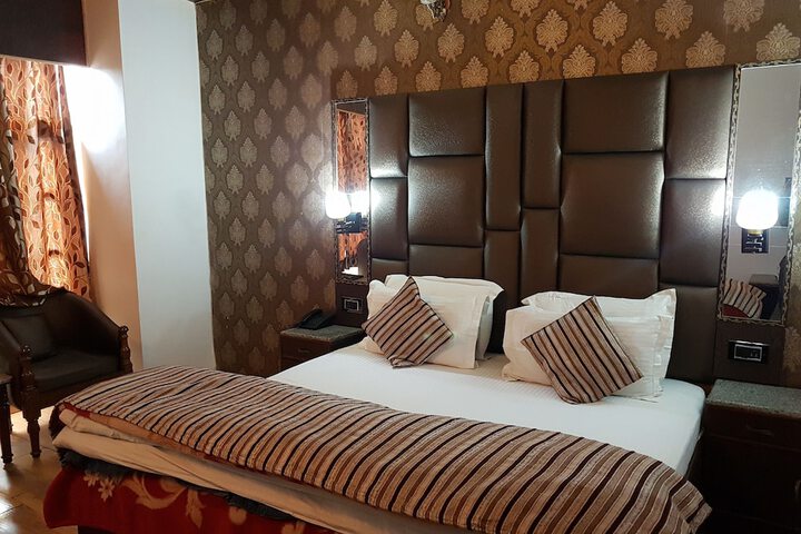 Room 13 of 48