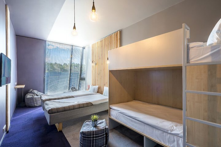 Room 16 of 48