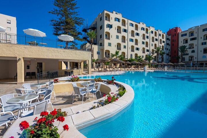 Hotel with Pool