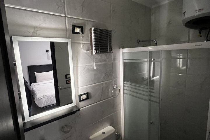 Room 80 of 107