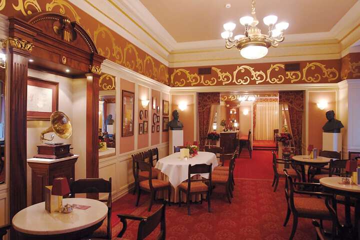 Dining 66 of 80