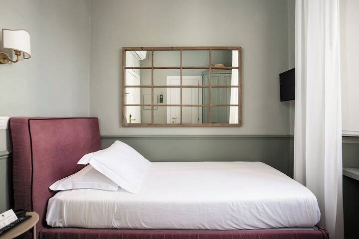 Room 28 of 59