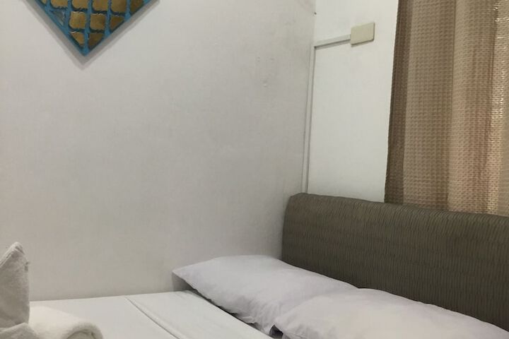 Room 18 of 68