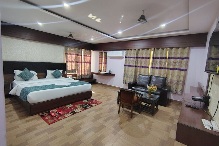 Room 14 of 33