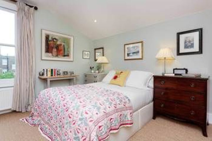 Room 10 of 20