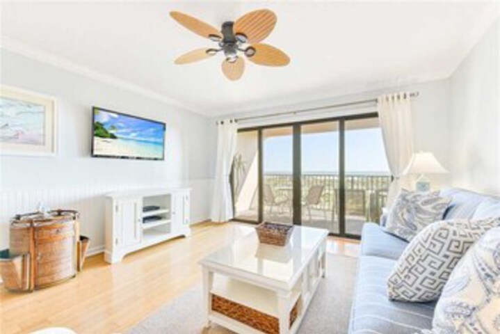 Sea Place Paradise 2 Bedroom, Oceanfront, End Unit, Sleeps 6, 2 Balconies