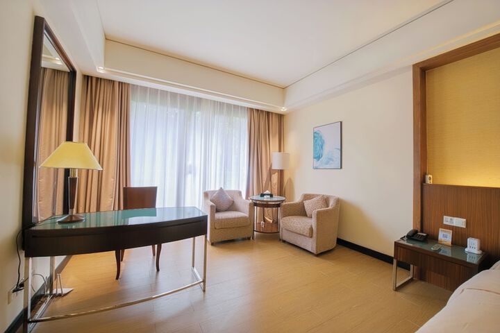 Room 16 of 50