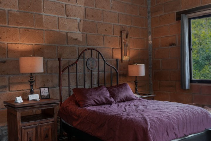 Room 19 of 62