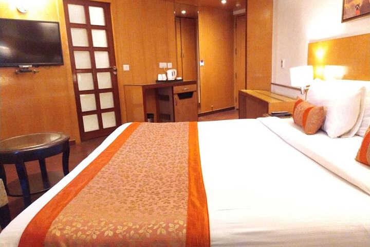 Room 6 of 54