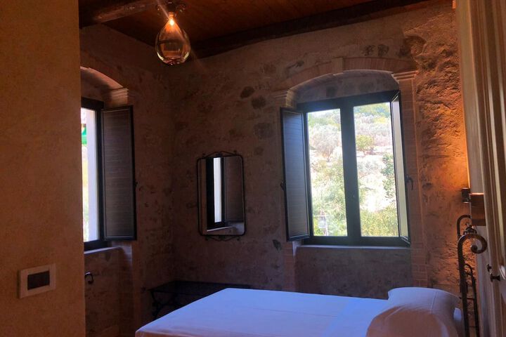 Room 4 of 39
