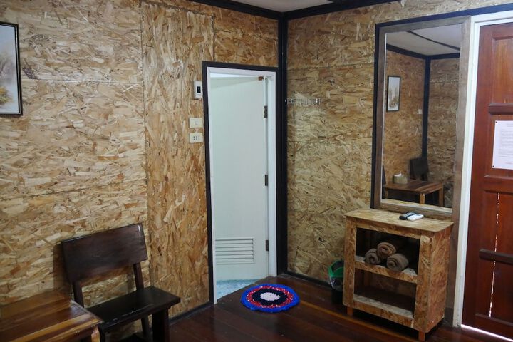 Room 34 of 37