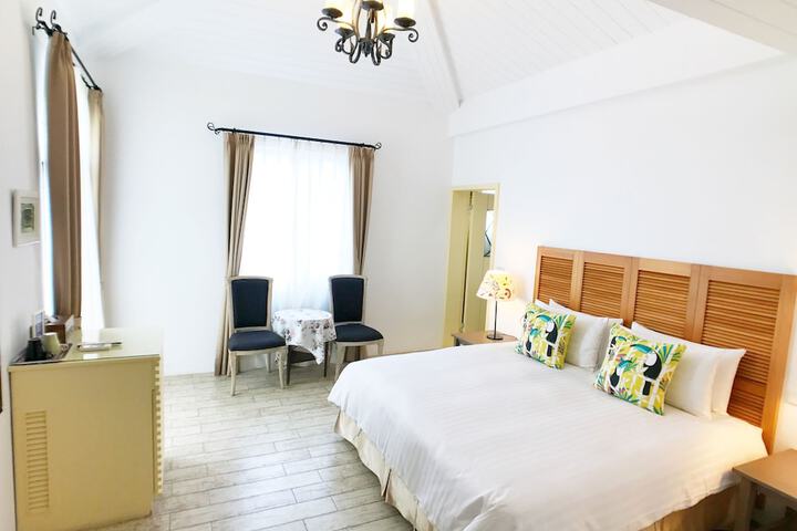 Room 10 of 53