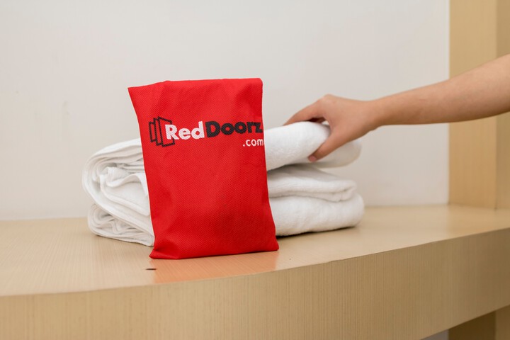 RedDoorz Near Pantai Karang Hawu