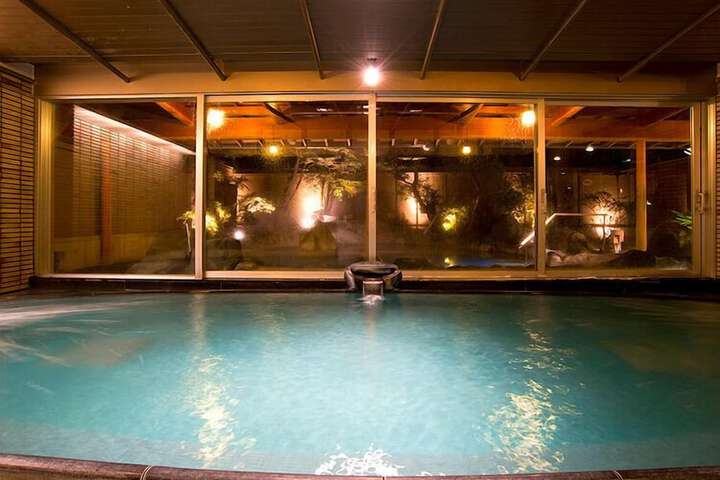 Hotel Pool
