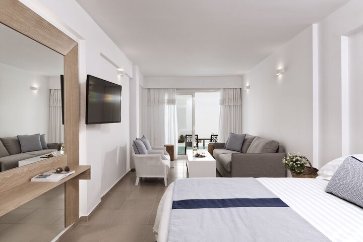 Room 18 of 103