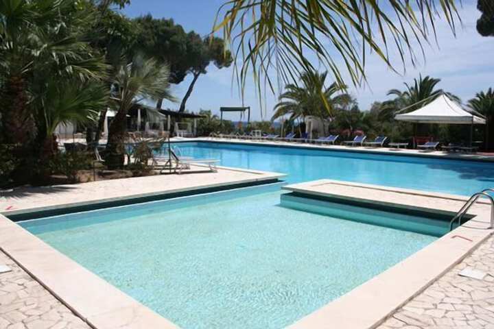 Hotel with Pool