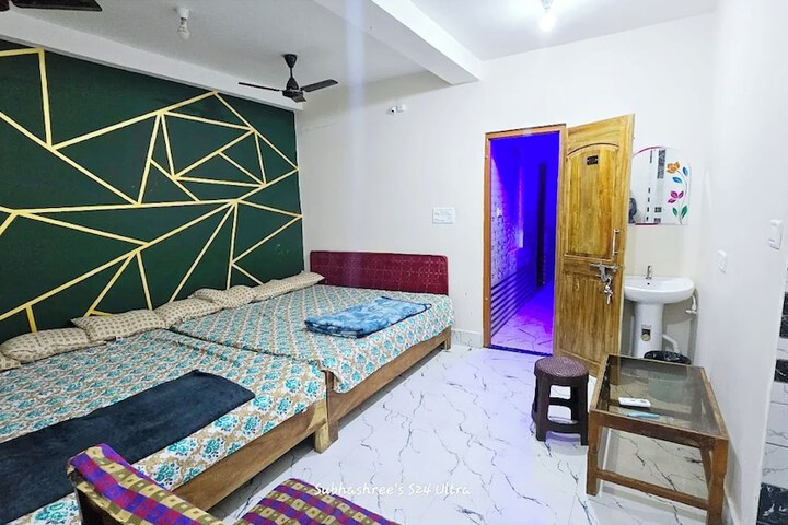 Room 8 of 15