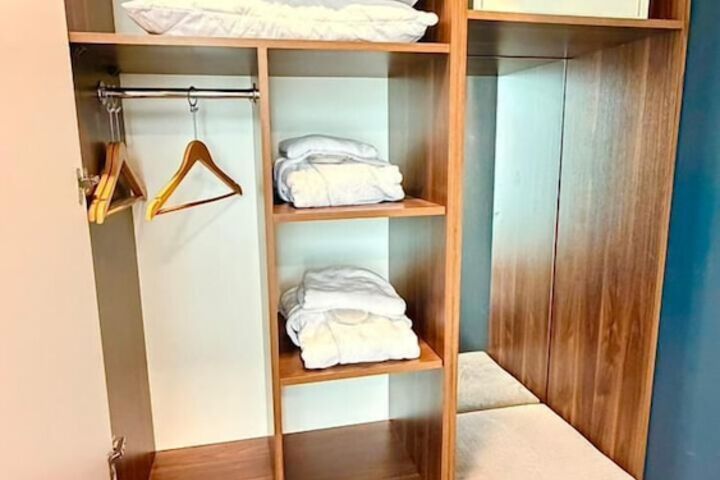Room 93 of 240
