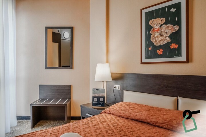 Room 12 of 60