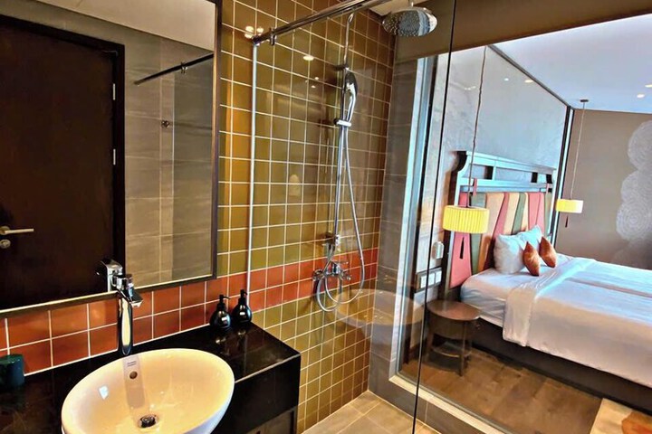 Room 40 of 63