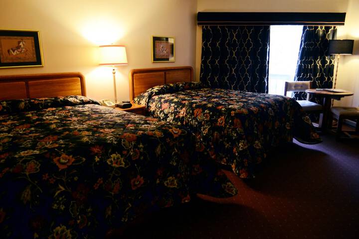 Deluxe 2 Queen Beds (19 of 20)