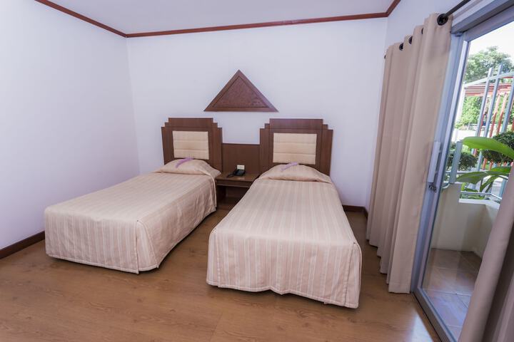 Room 5 of 36