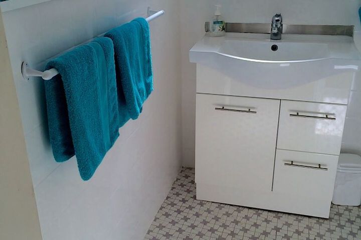 Room 8 of 12