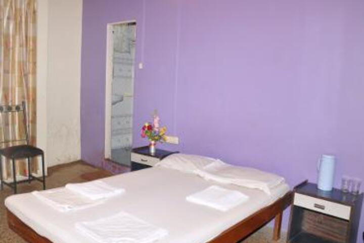 Room 4 of 5