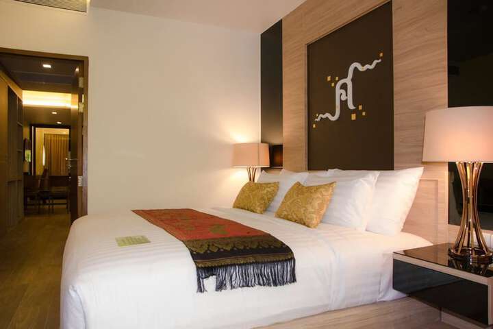 Room 5 of 38