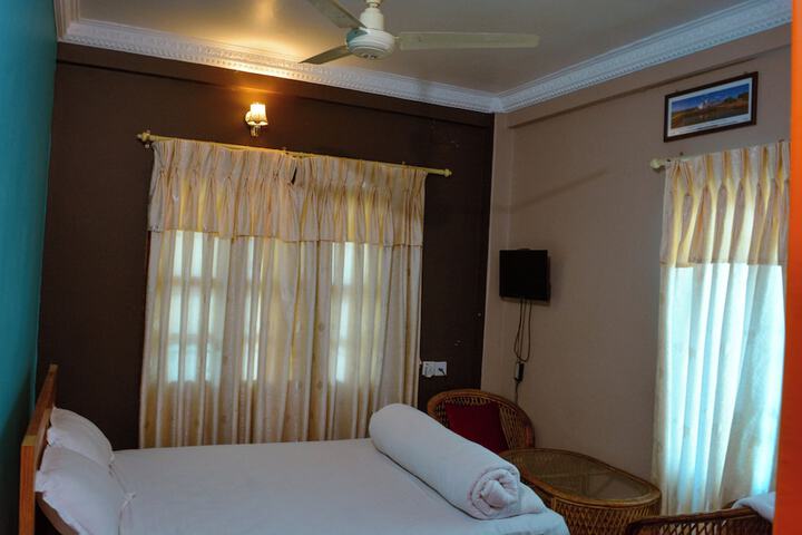 Room 8 of 22