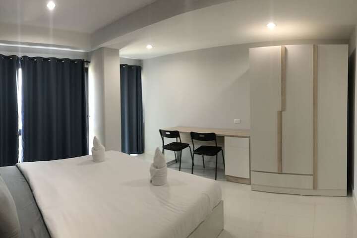 Room 16 of 68