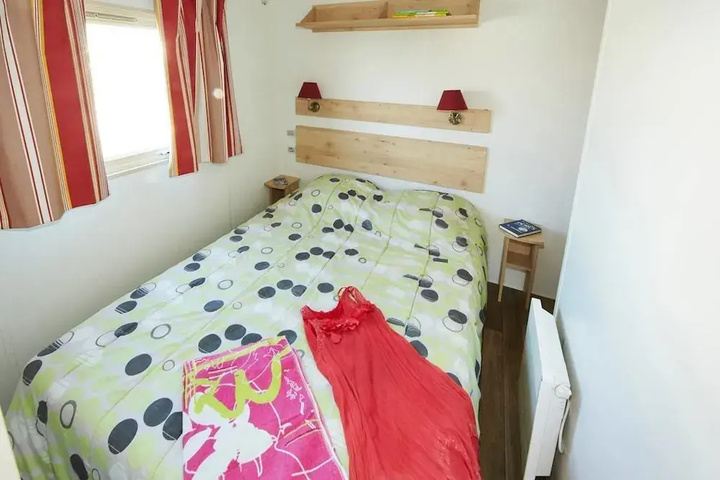 Room 4 of 27
