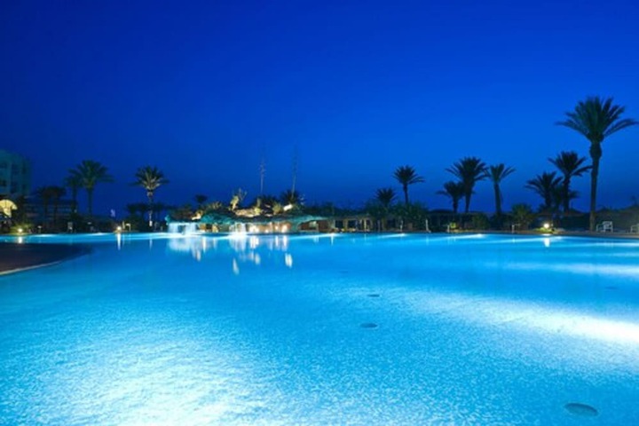 Hotel with Pool