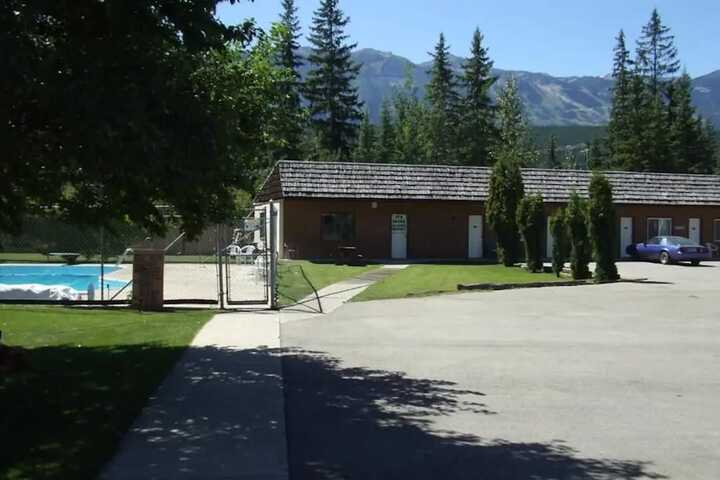 Property Grounds 46 of 56