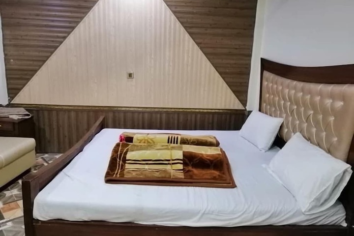 Room 15 of 26