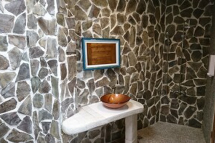 Room 6 of 44
