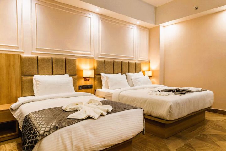 Room 15 of 32