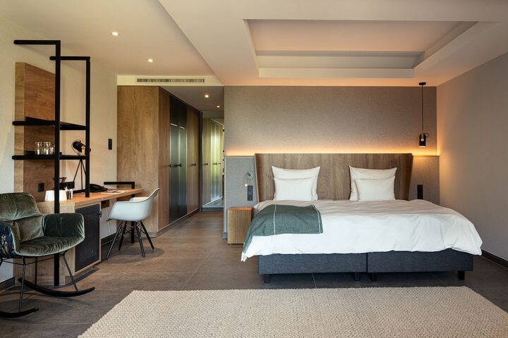 Room 28 of 118